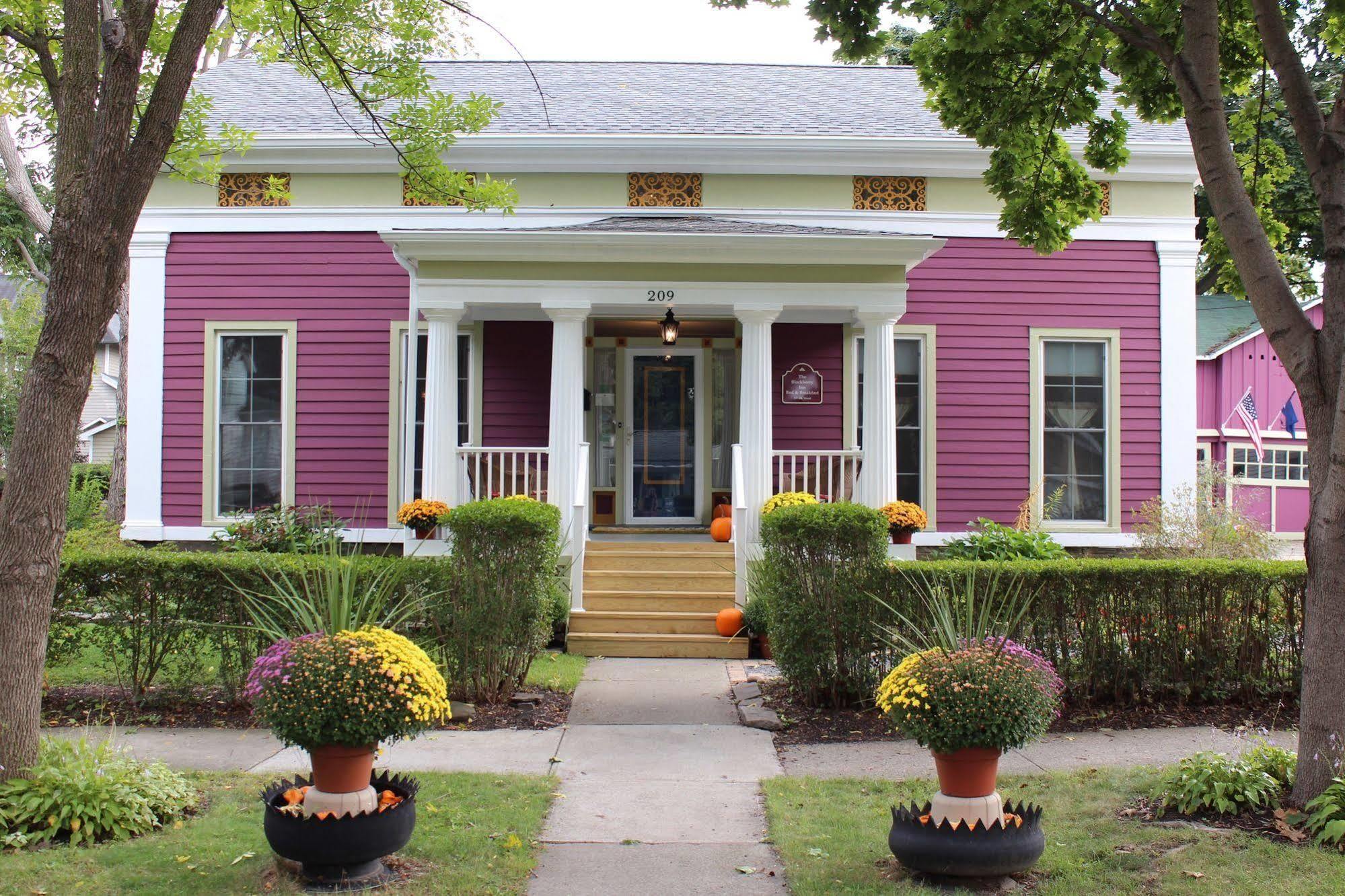 The Blackberry Inn Bed & Breakfast Watkins Glen Bagian luar foto